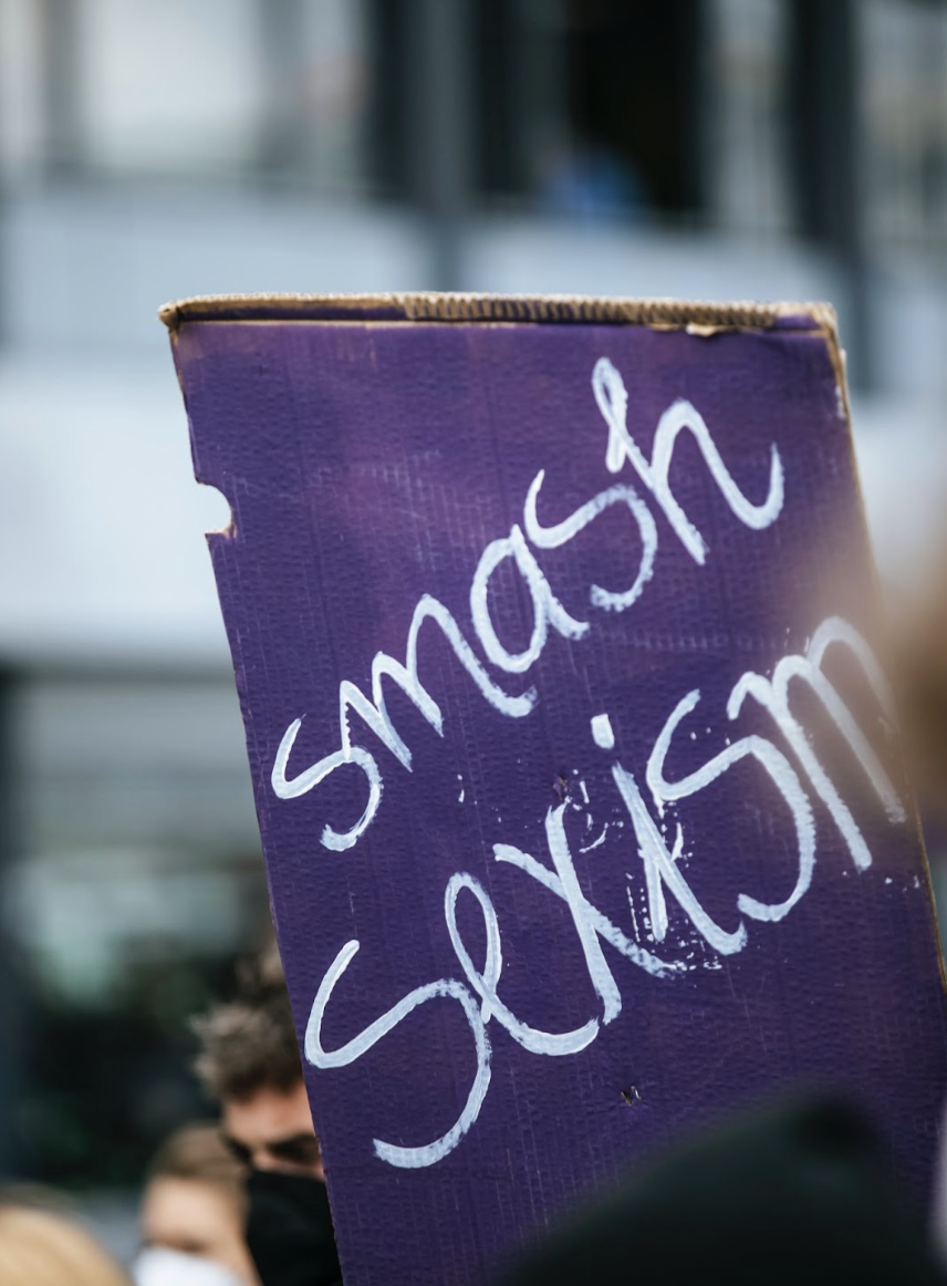 SMASH SEXISM … Labor Day (Tag der Arbeit), Free to use under the Unsplash License